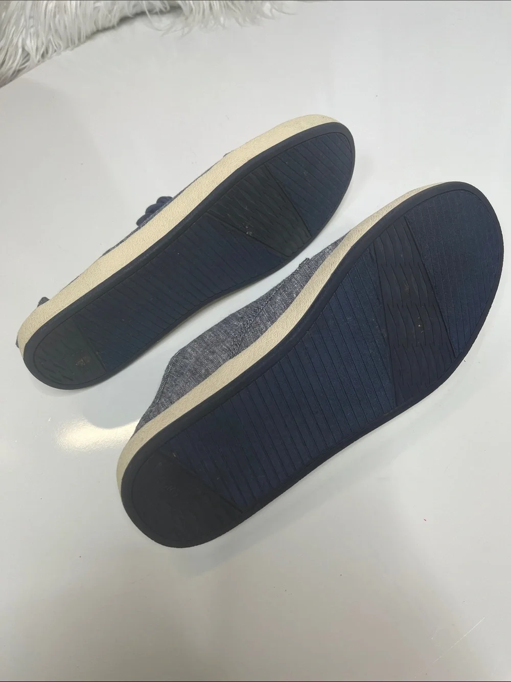 Toms casual slip